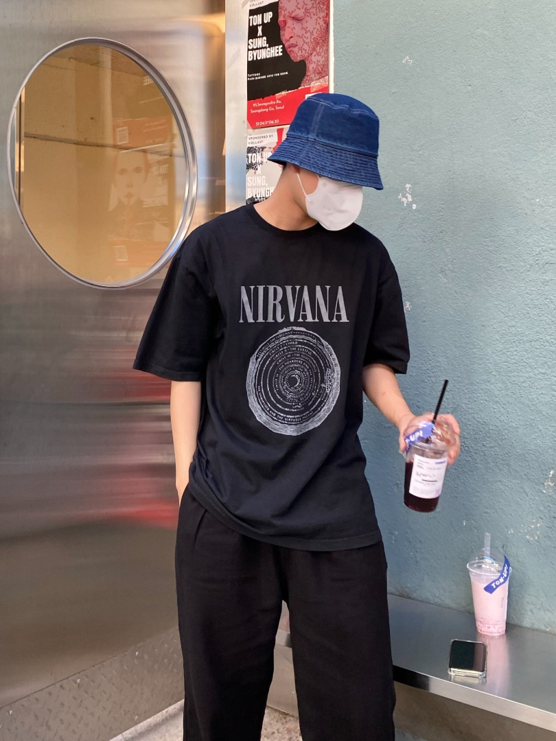 Black nirvana half t-shirts [당일발송]