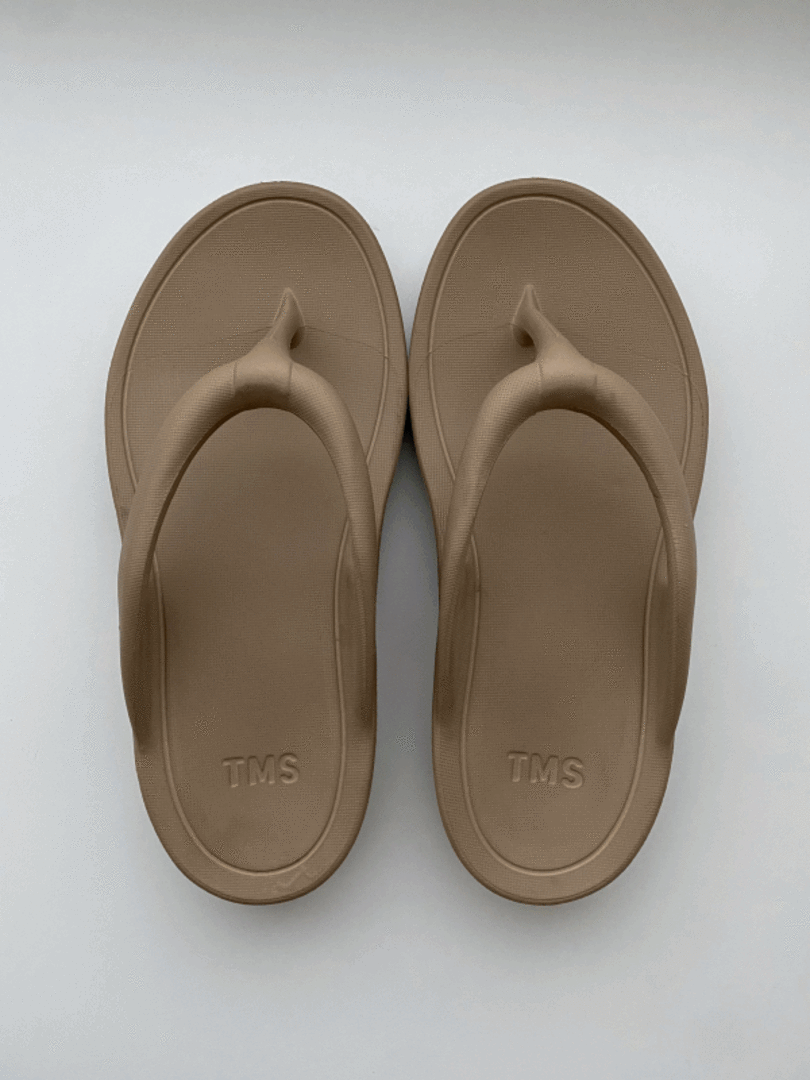 Summer daily flip-flops
